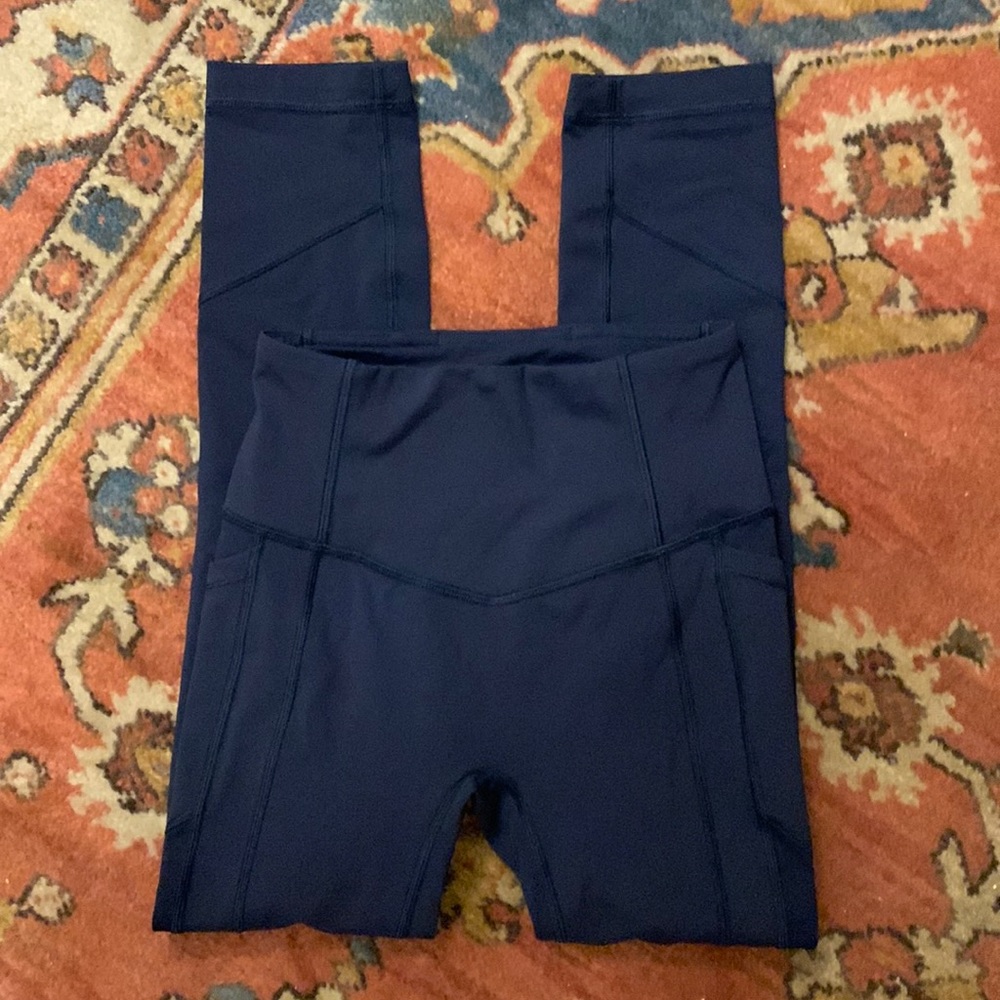 EUC Black lululemon leggings Size 2